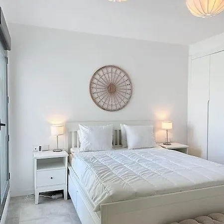 Eriksson Homes - Groundfloor Southbay Mesas Apartment *